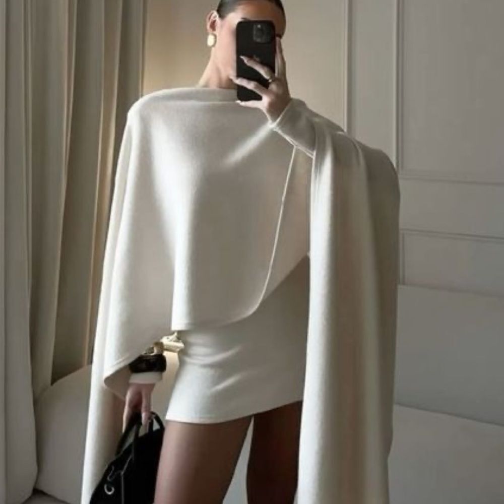 THEORY cream mini skirt